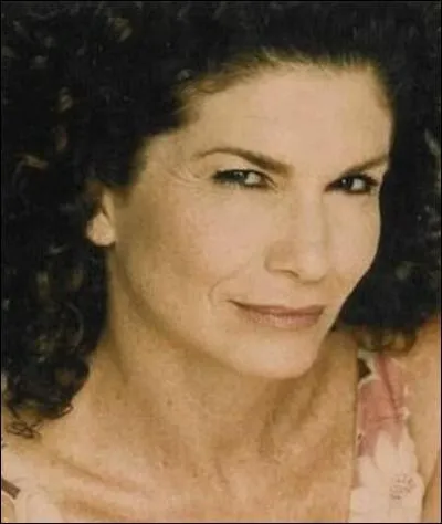 '- Hey Vasquez, il t'est jamais arriv qu'on te prenne pour un mec ? ' '- Non et toi ? ' : Cette rplique culte de 'Aliens' est prononce par cette actrice, familire de l'univers de James Cameron :