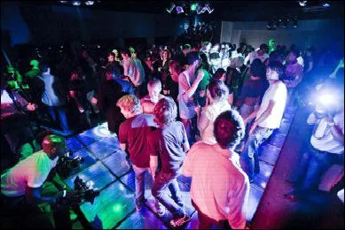 Lieu insdispensable pour passer nos nuits du week end, c'est la...