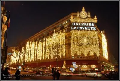 Les galeries Lafayette en font parti. C'est aussi un sketch de Gad, Lequel ?