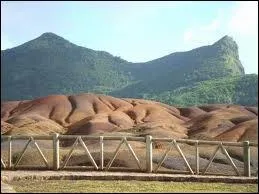 O faut-il se rendre pour dcouvrir les couleurs des terres de Chamarel ?
