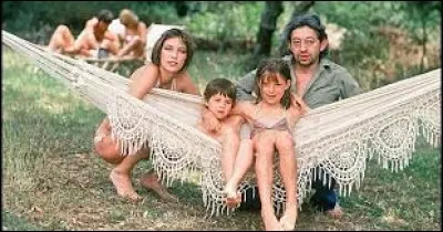 Charlotte Gainsbourg, fille du grand Serge et de l'émouvante Jane, a sorti un album intitulé...