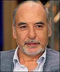 Tahar Ben Jelloun, est un clbre pote et un excellent crivain. De quelle nationalit est-il ?