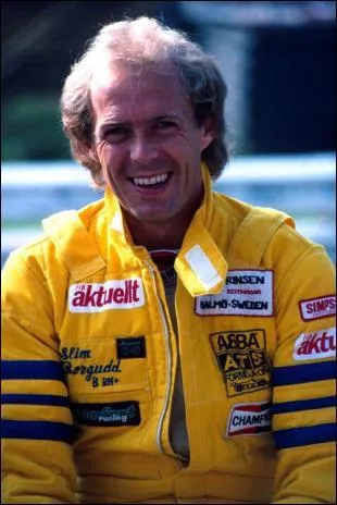 Slim Borgudd. Cet homme fut connu pour 2 activits bien distinctes. Il a t musicien pour le groupe Abba et pilote de F1. De quelle nationalit est-il ?