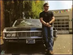 Quels genre de faux-noms Dean s'invente t-il ?