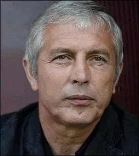 Aprs ce nouveau succs avec la slection, Song signe au Racing Club de Lens. Il y retrouve son ancien entraineur  Metz