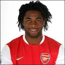 Aprs une fin de parcours chaotique en quipe nationale, Rigobert Song annonce sa retraite internationale  l'issue du mondial 2010. Cependant, son jeune cousin a pris la relve, il s'agit de