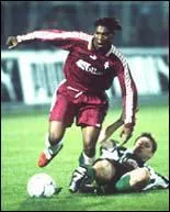 Il restera  Metz jusqu'en 1998, et remportera un titre avec le club lorrain. C'est