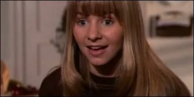 Qui interprète le rôle de Lucy Camden dans "7 à la Maison" ?