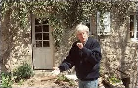 Dans quelle chanson fustige-t-il les guerres coloniales de la France ?