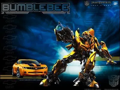 Bumblebee est un espion-claireur se transformant en Coccinelle Volkswagen dans la srie anime. En quoi se transforme-t-il dans les films ?