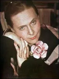 Ils regardaient Louis ... .