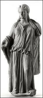 Quelle est cette desse dont les attributs sont les pis de bl, la faucille et le sceptre ?