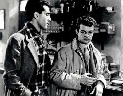 Aprs Roland Toutain en 1930 et avant Denis Podalydes en 2002, Serge Reggiani a t Joseph Rouletabille en 1949 dans un film de Louis Daquin d'aprs le roman de Gaston Leroux Le mystre de la chambre ?