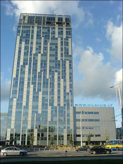 Quelle est cette ville ? Il y a son nom dans la photographie :