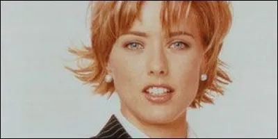 Comment s'appelle Téa Leoni dans "Une Fille à Scandale" ?