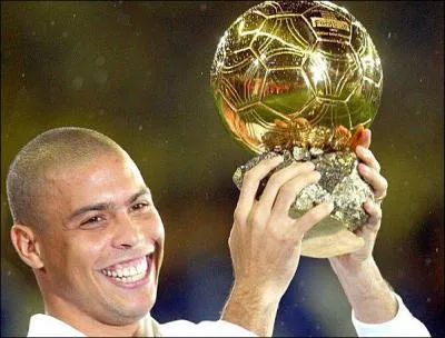 En quelles annes Ronaldo a-t-il remport ses deux Ballons d'Or ?