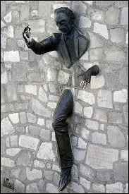 Qui a crit ' Le Passe-Muraille ' ?