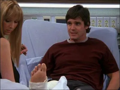 Il a jou dans 'Bones' o il interprte l'agent du FBI Tim Sullivan avec qui sort Brennan. Il est aussi depuis 2009 Pete Lattimer dans 'Warehouse 13'. Qui joue Cliff, l'accident que Phoebe drague ?