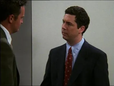 Chris Parnell est connu pour avoir t un acteur de l'mission 'Saturday Night Live' ainsi que pour son rle du Dr Spaceman dans la srie '30 Rock'. Qui joue-t-il dans l'pisode 5 ?