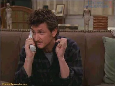 Quel est le nom de cet acteur doublement oscaris, en 2004 et 2009, qui joue ici Eric le fianc d'Ursula ?