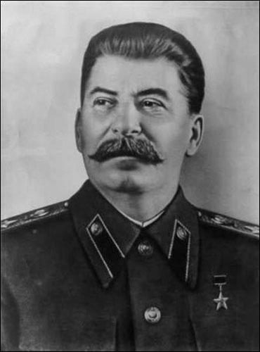 Quel est ce personnage historique qui a dirigé l'URSS de 1922 à 1953 ?