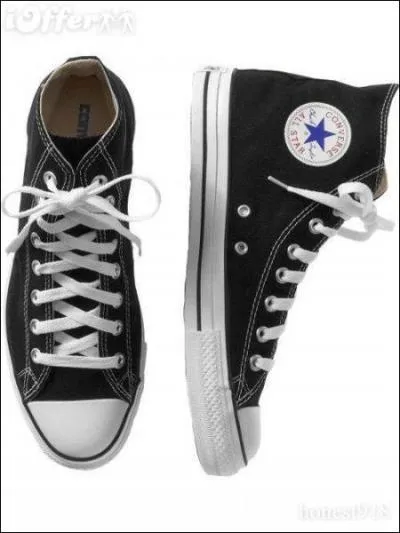 Quelle signature est appose sur l'tiquette ronde de la Converse All-Star ?