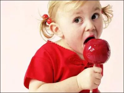 Quand il ne s'agit pas de la tomate, la pomme d'amour est une confiserie vendue sur les ftes foraines et les foires. Il s'agit :