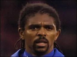 Quelle est la taille de Nwankwo Kanu ?