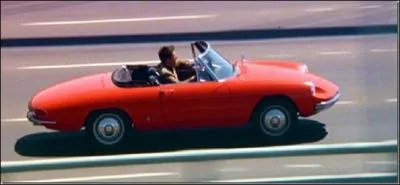 Le laurat est un film mythique  bien des gards. En plus de lancer la carrire de Dustin Hoffman et de mettre  l'honneur la musique de Simon&Garfunkel, il fait entrer cette voiture dans l'histoire