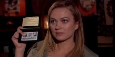 Dans quelle série Sophia Myles interprète le rôle de Beth Turner ?