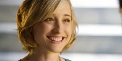 Dans "Smallville", Allison Mack est :