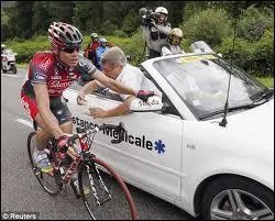 Le service sant du tour dispose de combien de mdecins ?