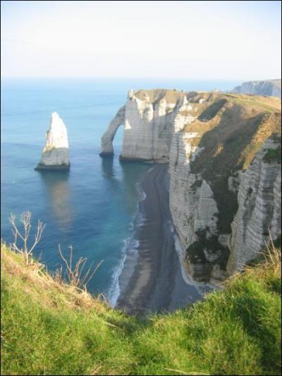 O se trouvent les plus clbres falaises de Haute Normandie ?