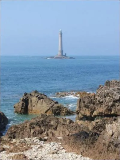 Quelles eaux bordent la Normandie ?