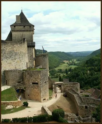 Quel monument peut-on voir en Aquitaine ?