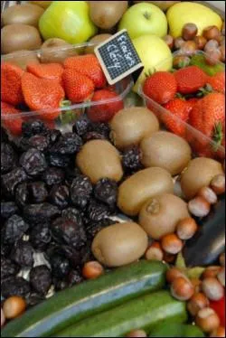 Quelle ville d'Aquitaine a pour spcialit les pruneaux ?