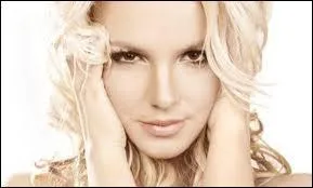 Qui est cette blonde ?