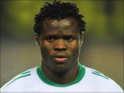 Dans quel club a sign Taye Taiwo ?