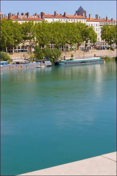 Quel fleuve traverse la ville de Lyon ?
