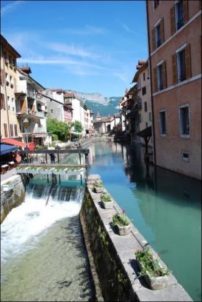 Quelle ville est appele la 'Venise savoyarde' ?
