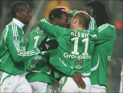 Quelle ville de la rgion Rhne-Alpes est reprsente par ces joueurs de football au maillot vert ?