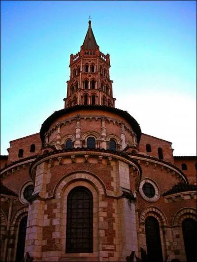 Quelle clbre glise romane se trouve  Toulouse ?