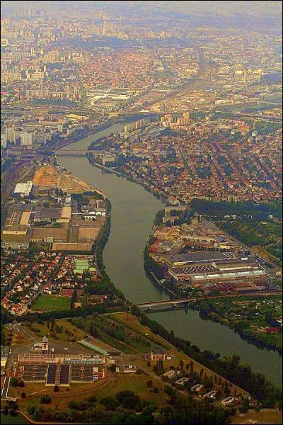 Quel est l'unique fleuve qui traverse la rgion Midi-Pyrnes ?