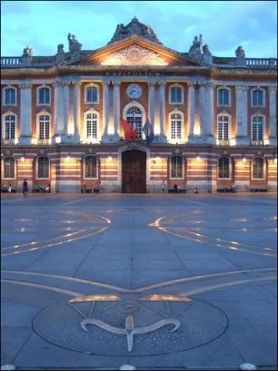 Quelle est la place la plus connue de Toulouse ?