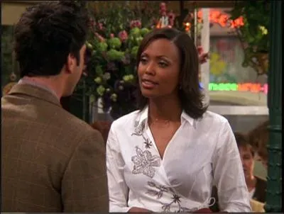 Friends lui ouvrit les portes de sries comme 'Les Experts', '24 heures chrono' et 'Ghost Whisperer'. Qui incarne Charlie, professeur d'universit qui sort avec Joey puis Ross ?