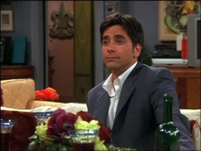 Il a jou de 2006  2009 dans 'Urgences' mais c'est comme oncle Jesse de 'La fte  la maison' que l'on se souvient le plus de lui. Qui joue Zack, le collgue de Chandler ?