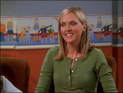 Elaine Hendrix a jou dans 'A nous quatre' avec Dennis Quaid et Lindsay Lohan, puis dans 'Le Monde de Joan'. Qui joue-t-elle dans l'pisode 3 ?