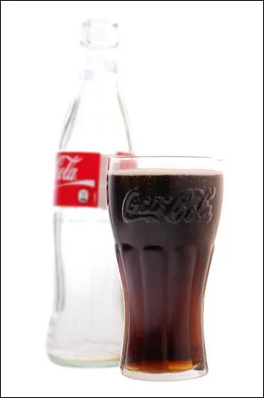 Quelle est cette boisson gazeuse amricaine  l'tiquette rouge ?