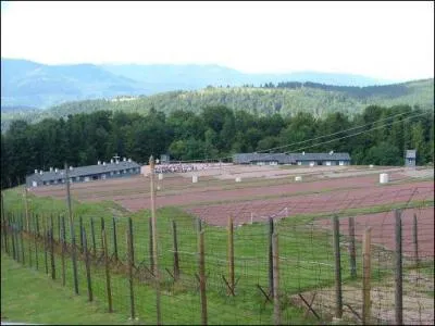 Prs de Natzwiller vous pouvez encore visiter ce qui fut le seul camp de concentration nazi tabli sur le territoire franais (annex par L'Allemagne pendant le 2e guerre mondiale. C'est le camp :