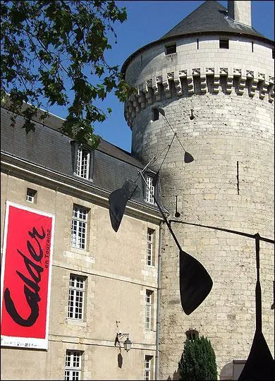 A quoi sert aujourd'hui le chteau mdival de Tours ?